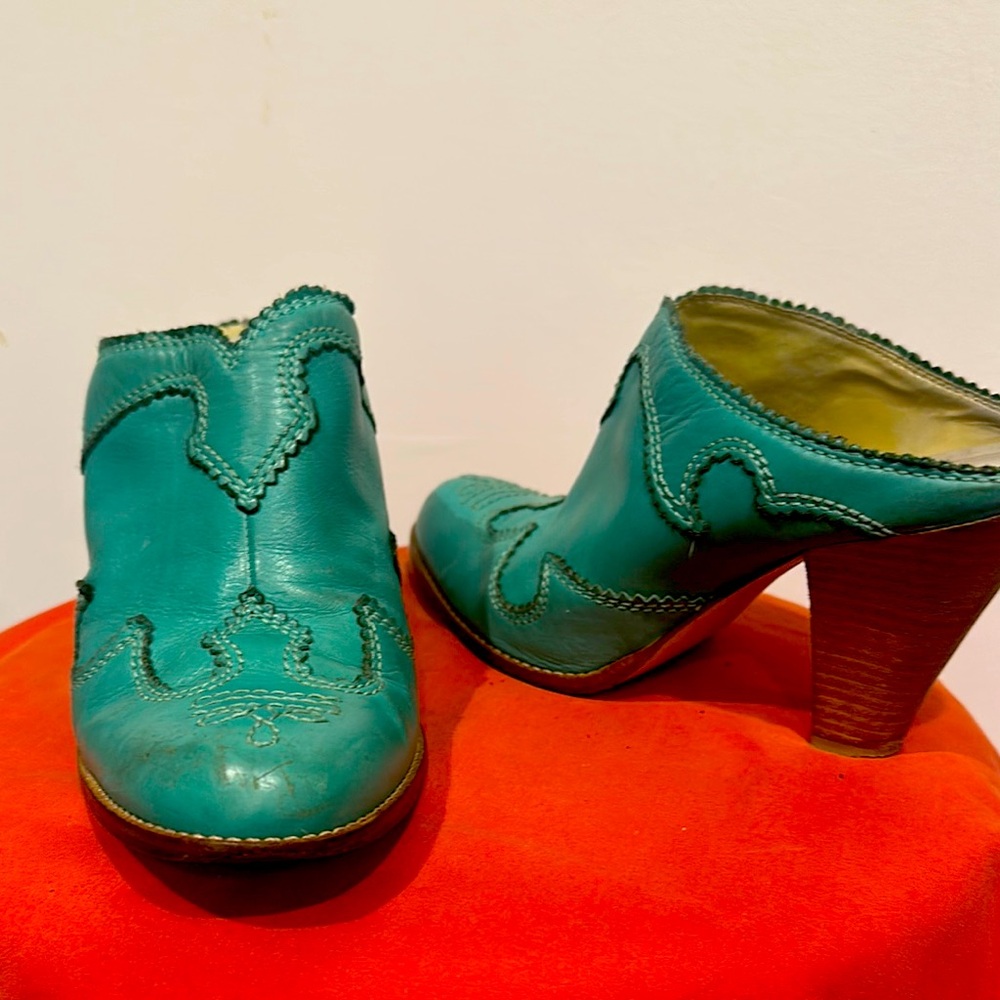 Sandals/ heels